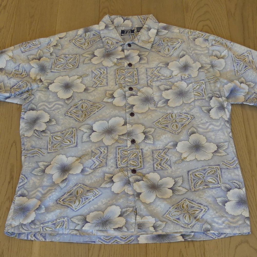 Vintage 1990s 725 Originals Flower Baby Blue XLarge Button Up Short Sleeve Shirt